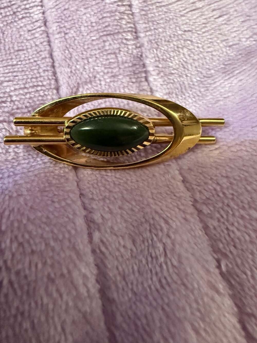 Vintage Mid-Century Modern Gold Tone Oval Brooch with Green Cabochon